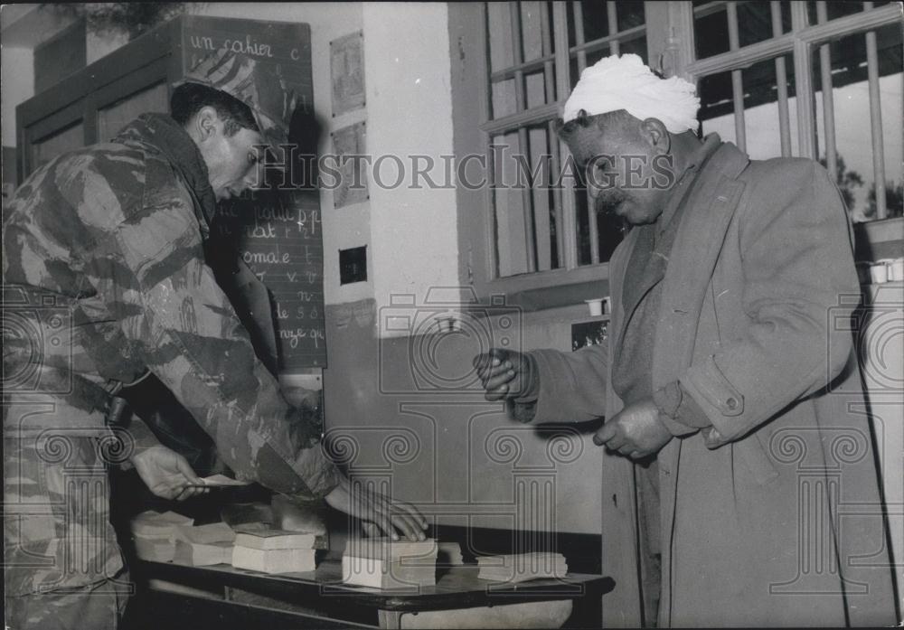 1961 Press Photo Referendum: Voting in Algeria - Historic Images