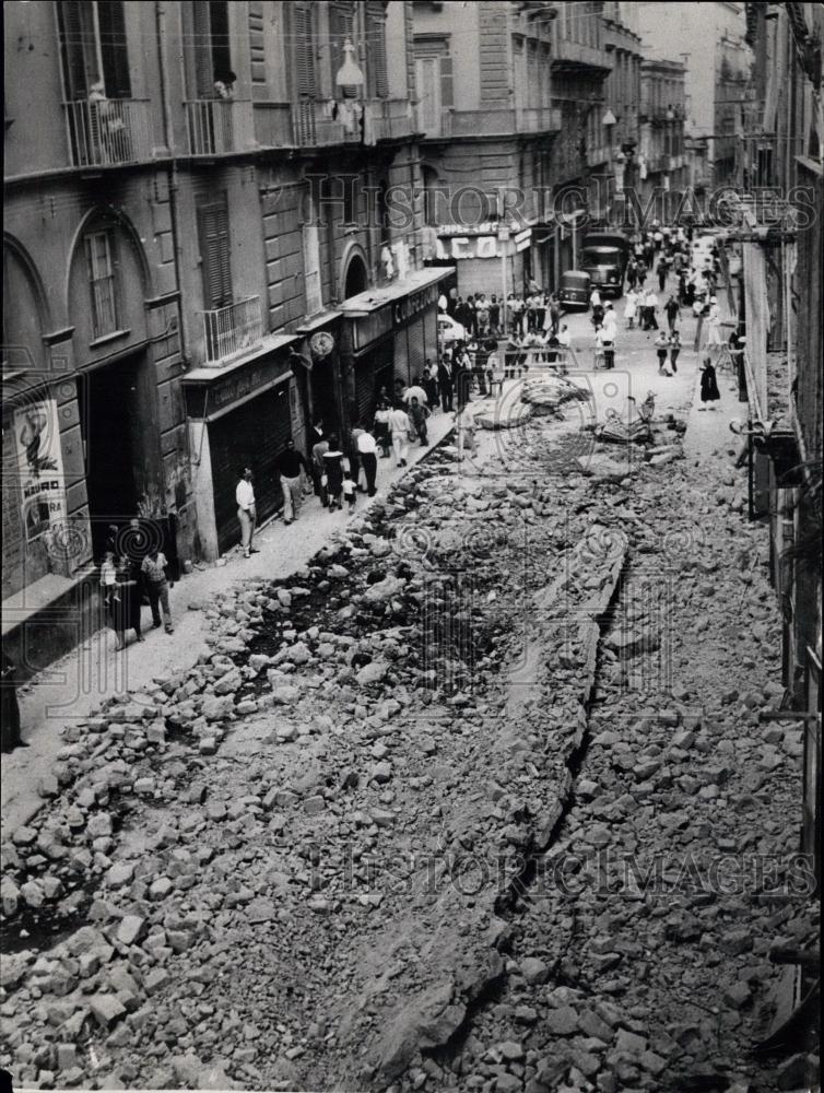 1962 Press Photo Earthquake destruction in Naples,Italy - Historic Images