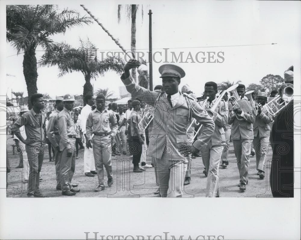 Press Photo Liberian youth in western band uniforms - Historic Images