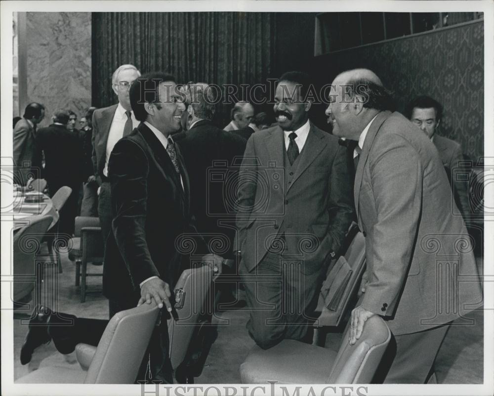 Press Photo Andrew Yodor Donald F. McHenry and Colin Eglin,ung - Historic Images