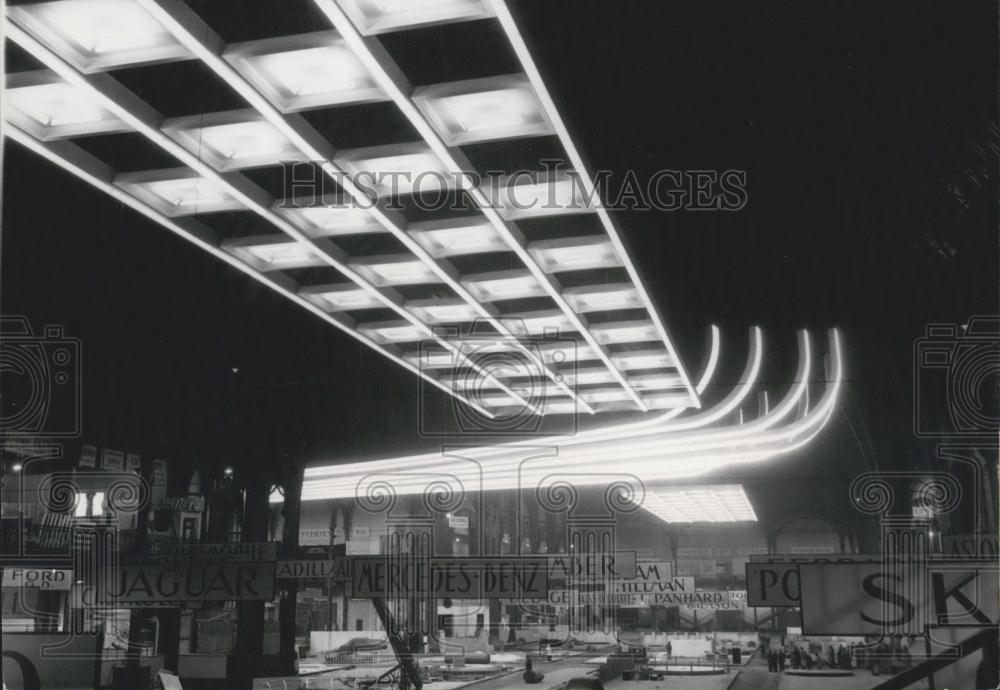 Press Photo Grand Palais ready for the opening of the annual motor show - Historic Images