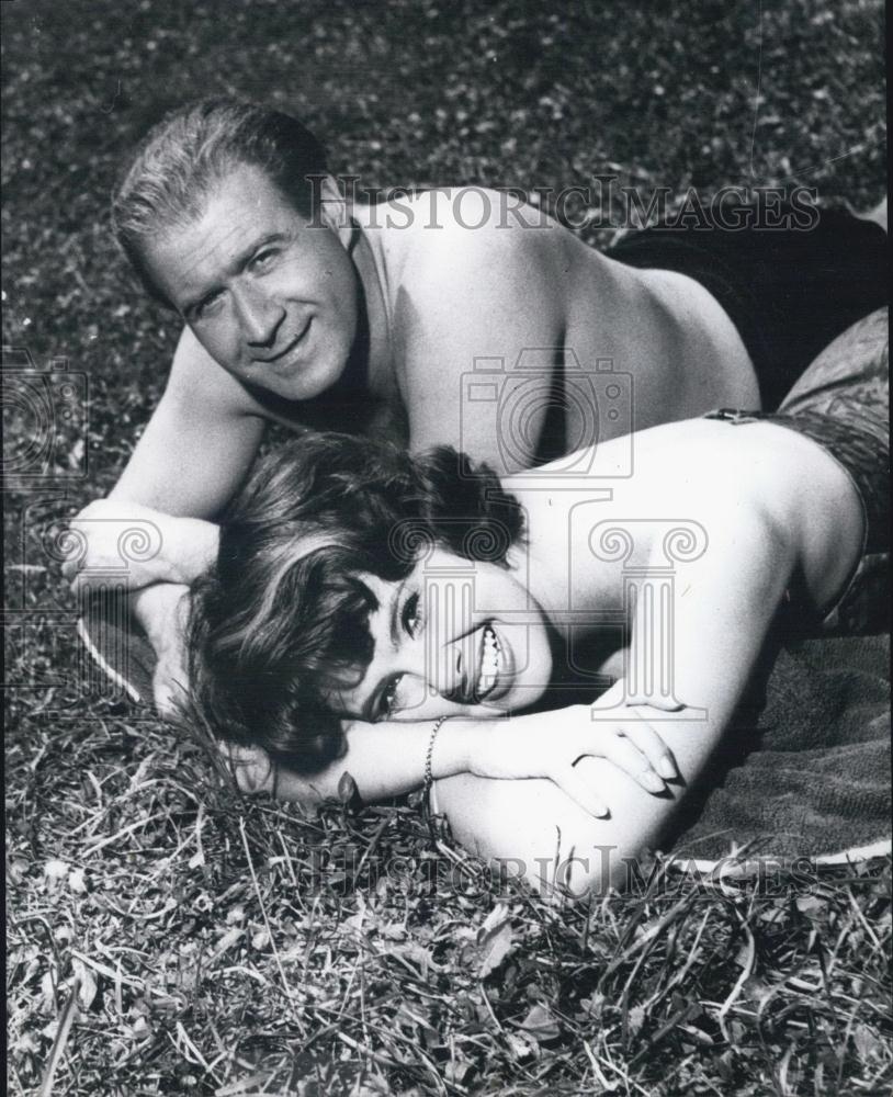 1959 Press Photo Uschi Siebert And Hans Joachim Kulenkampff In Always The Girls - Historic Images