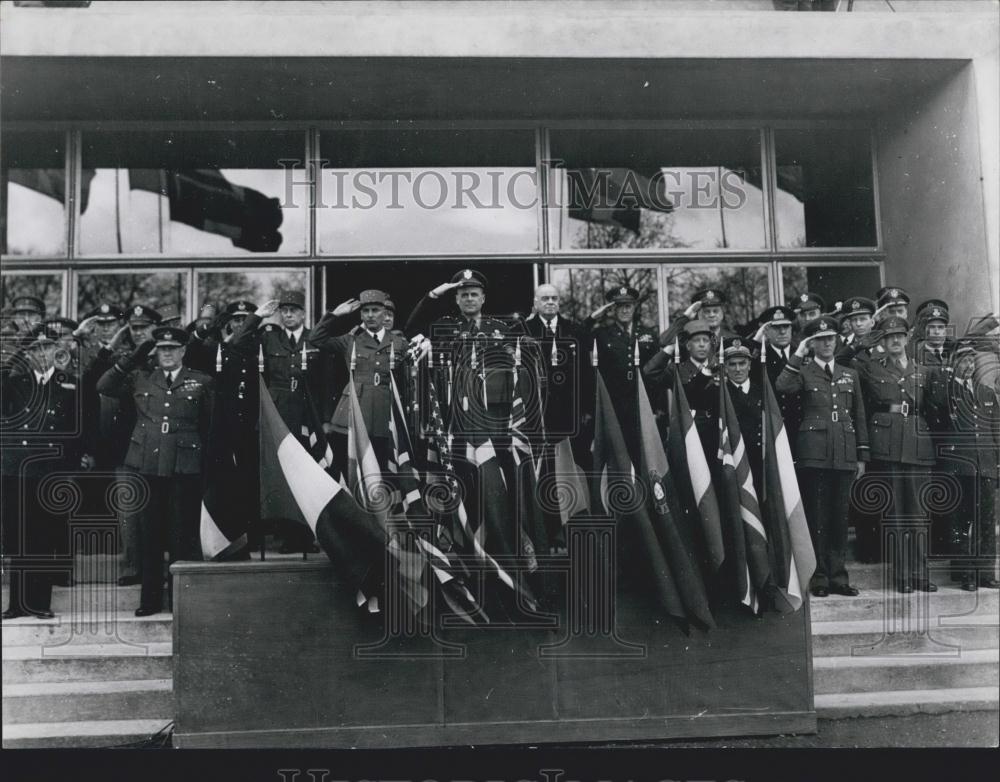 1953 Press Photo Shape Celebrates 2nd anniversary - Historic Images