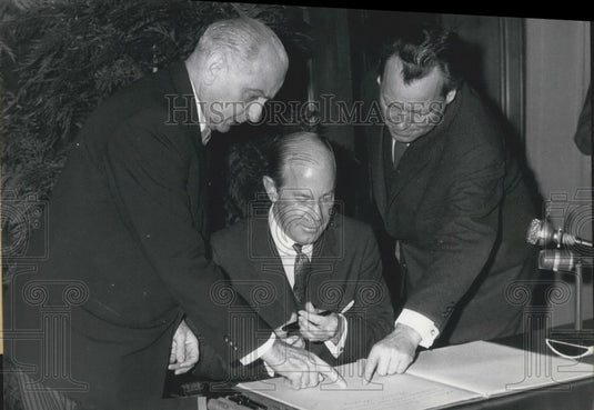 1959 Press Photo US Amb W.C Dowling & Willy Henneberg , right Willy Brandt - Historic Images