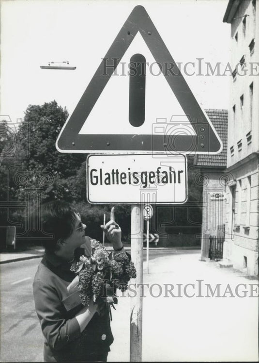 1964 Press Photo "Danger! Icy Road" - Historic Images