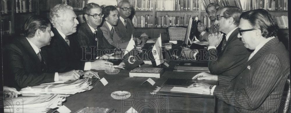 Press Photo R. S. Shah Nawaz & . R.D. Sathe - Historic Images