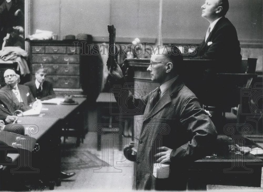 Press Photo Peter Wilson, Antiques, Auction - Historic Images