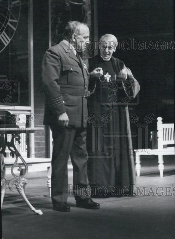 1967 Press Photo German Actor O.E. Hasse, Peter Luhr, The Soldiers - Historic Images