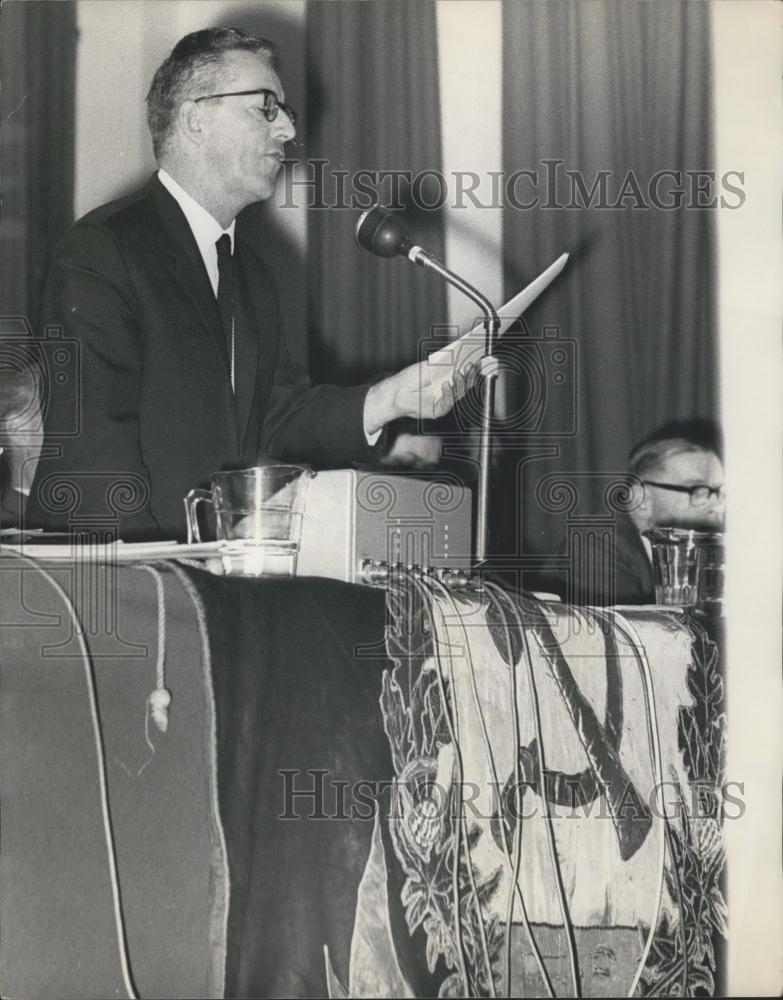 1967 Press Photo 30th Nat&#39;l Congress On Communist Party Mtg At Camden Town Hall - Historic Images