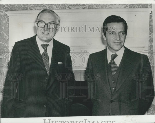 1977 Press Photo Spanish Prime Minister meets Mr. Callaghan at No. 10 - Historic Images