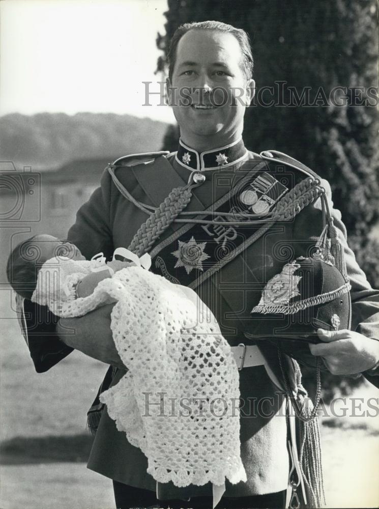 1975 Press Photo Royal Anglican Regiments Garrison Church Baptisms - Historic Images