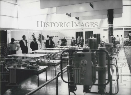 1969 Press Photo Electric Industry At 2th Int'l Trade Fair In Plovidiv Bulgaria - Historic Images