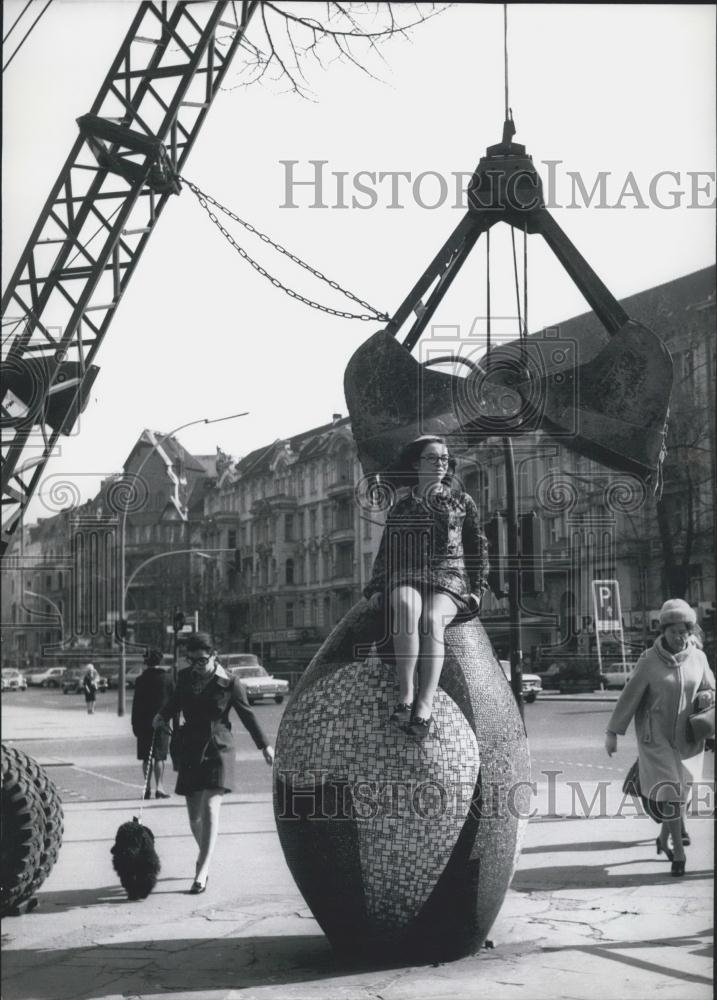 Press Photo Kurfurstendamm, Big Art Exhibition, Berlin - Historic Images