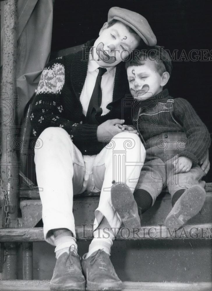 1965 Press Photo Clown Trequila With Son In Makeup Nil Diego Carrasco - Historic Images