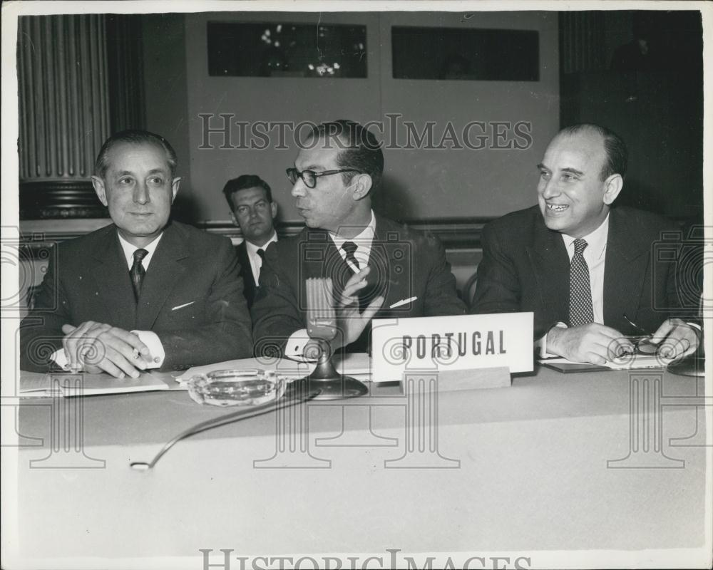 1961 Press Photo Mr. Guerra, Mr. Correya de Oliveria, J.C, from Portugal. - Historic Images