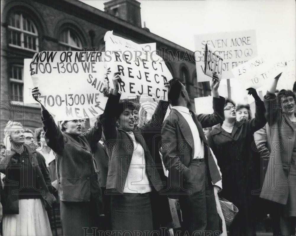 Press Photo Demonstration by Teachers over pay in London - Historic Images