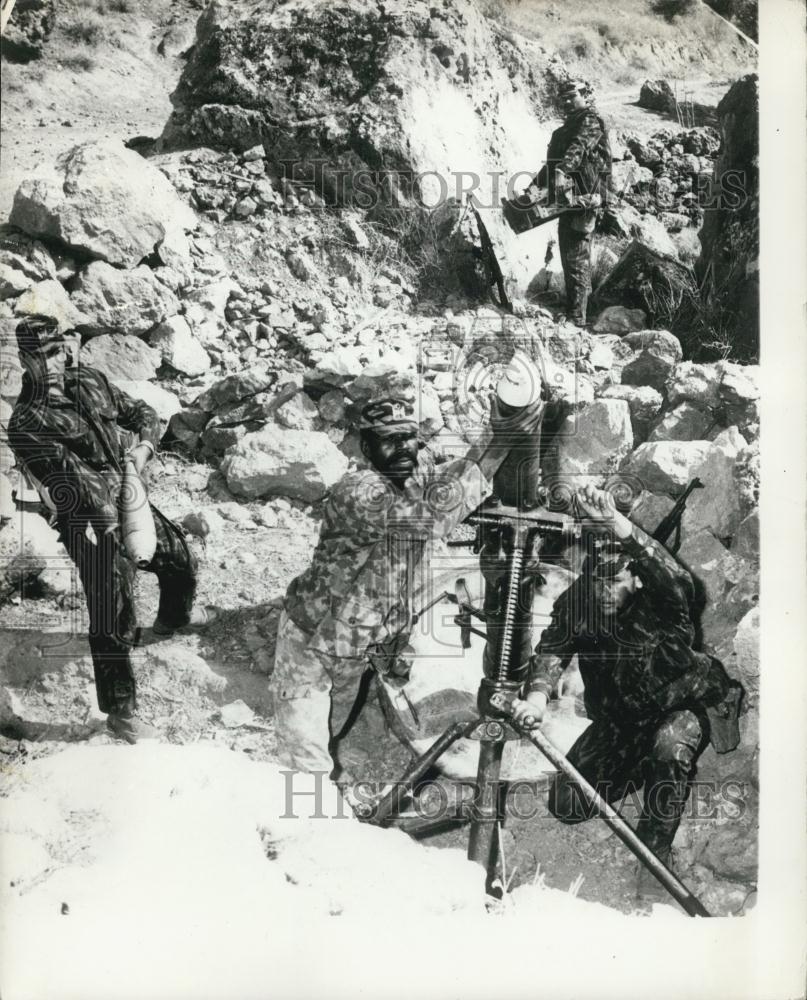 Press Photo Arab Guerillas Attacking Lebanon Government Troop - Historic Images