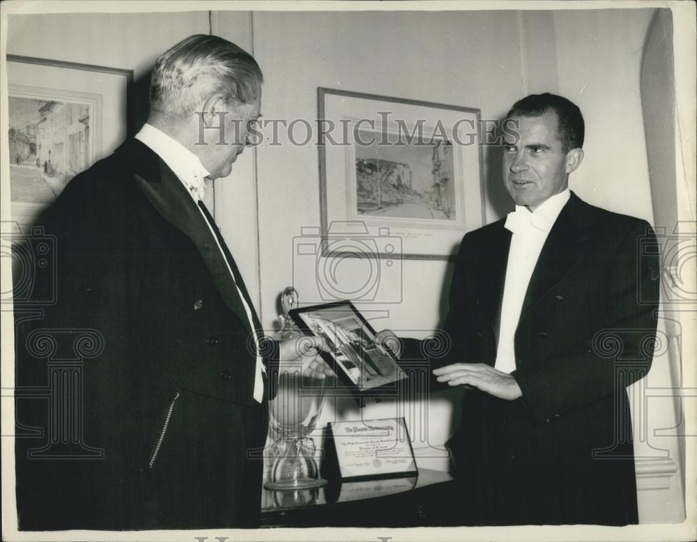 1958 Press Photo Vice President Nixon Dining At 10 Downing Street Prime Minister - Historic Images