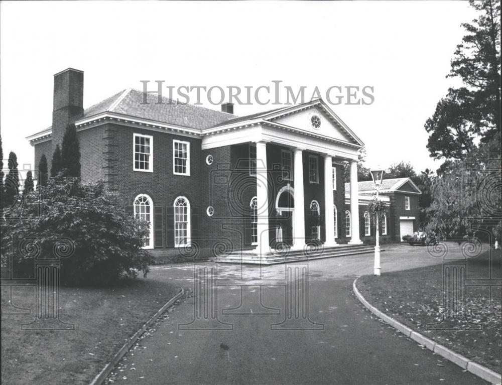 1976 Press Photo Conservative MP Sally Openheimer Sells Her Home - Historic Images