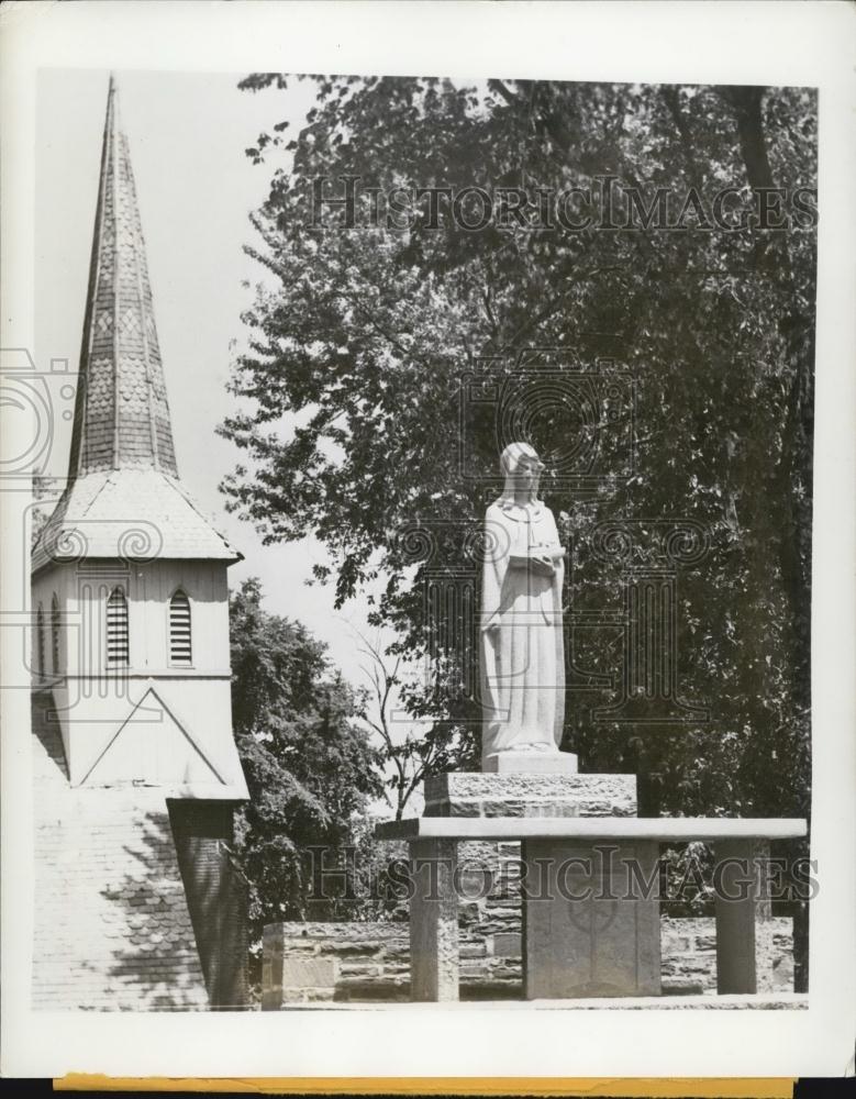 Press Photo Six-Foot High Bluestone Statue Virgin Mary - Historic Images