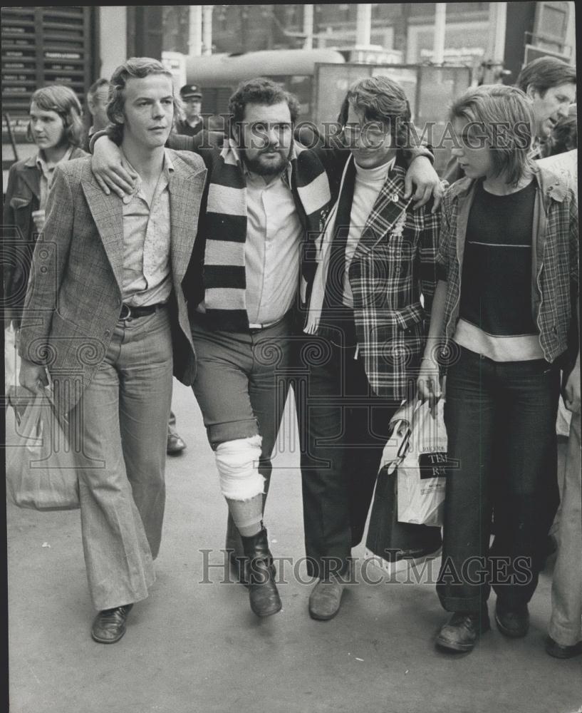 1974 Press Photo Erol Rasin/Injured During Rioting At EUFA Cup Final - Historic Images