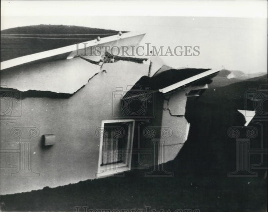 1973 Press Photo Town in Iceland Buried In Volcanic Ash - Historic Images