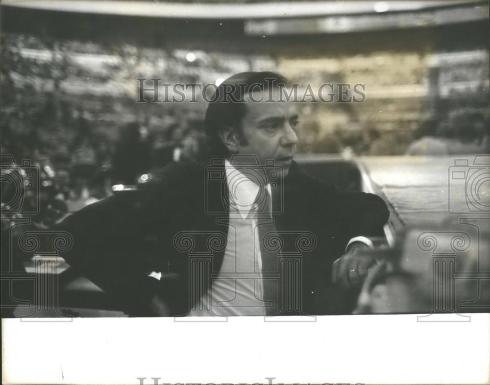 1974 Press Photo Nicholas Mencera, Australian Radio, TV Commentator - Historic Images