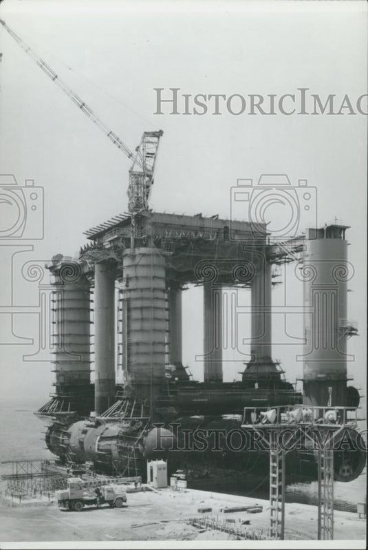 Press Photo Japan builds Ocean prospector platform - Historic Images