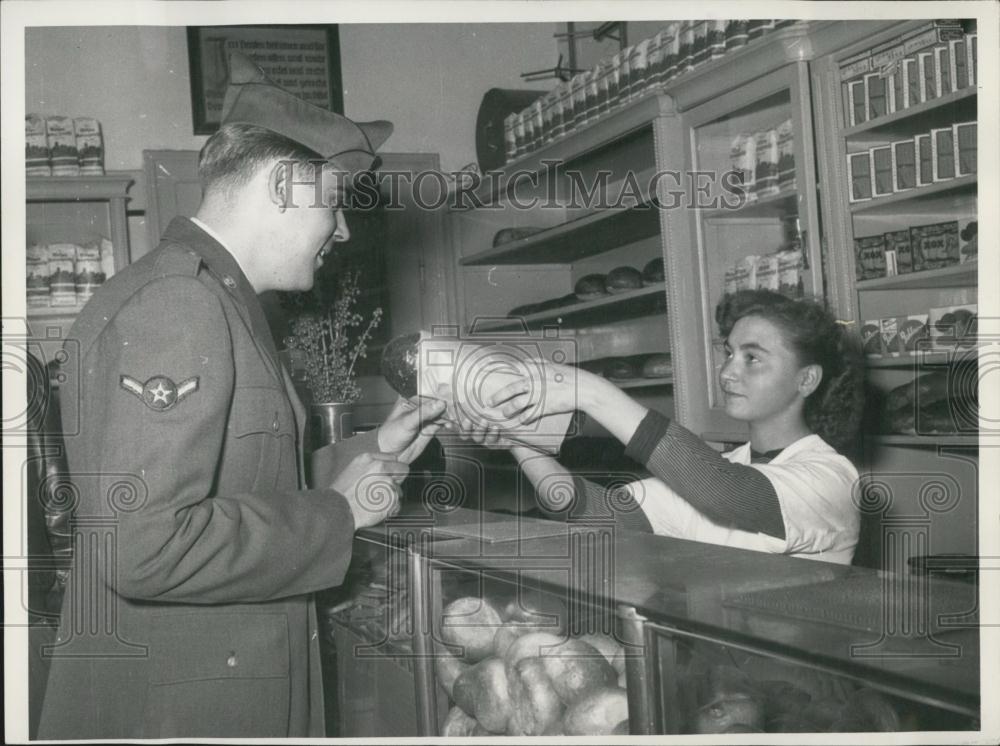 Press Photo Munich boy Sepp Asam joined US air force - Historic Images