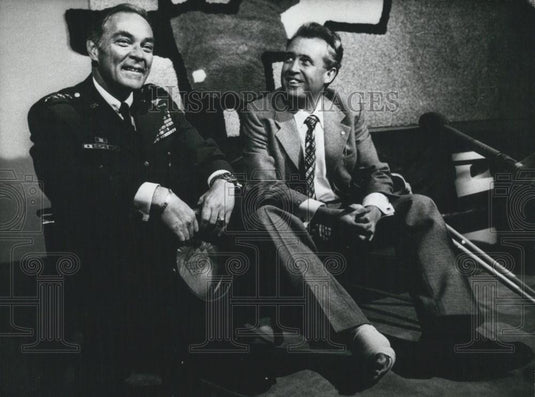 Press Photo General Alexander M Haig & the Federal Minister of Defense Hans Apel - Historic Images