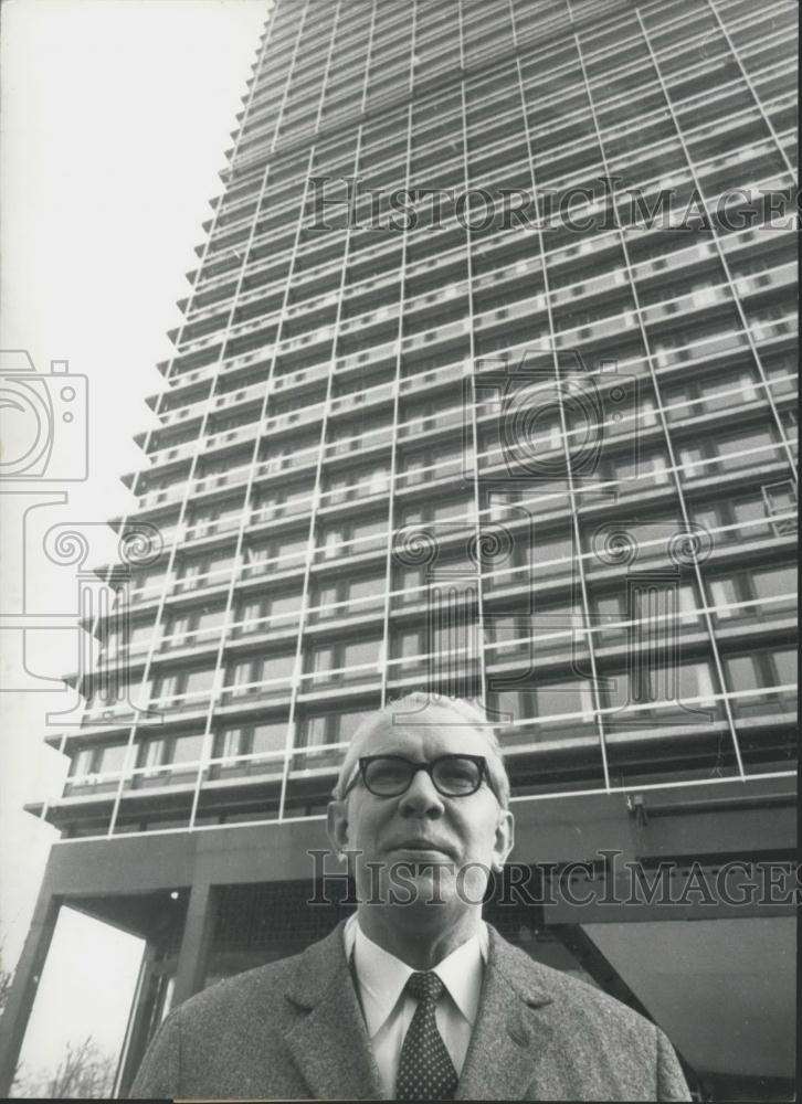 1969 Press Photo Kai Uwe Von Hassel/German Parliament/Skyscraper Uns Uwe - Historic Images