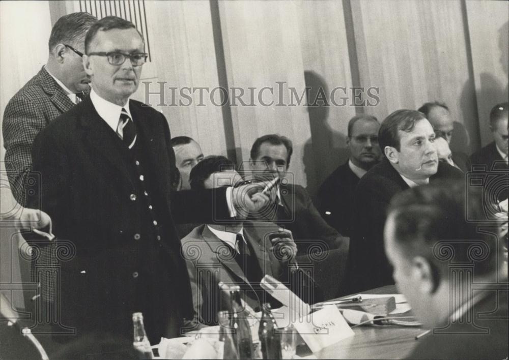 1968 Press Photo West German Minister Schiller Press Conference Bonn - Historic Images