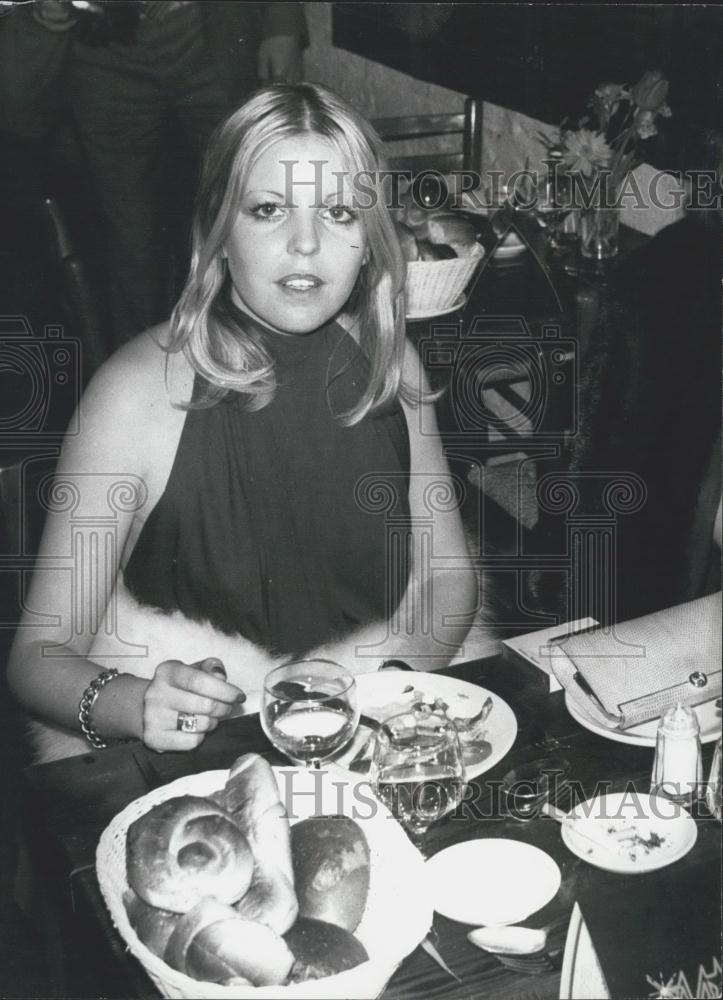1978 Press Photo Sally Thomsett at opening night of Madison's Supper Club. - Historic Images