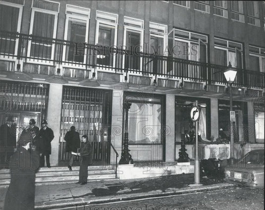 1974 Press Photo London Bombing, Army and Navy Club, Pall Mall - Historic Images