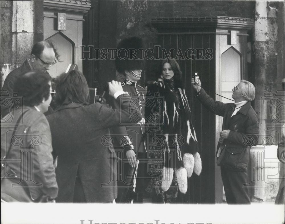 1976 Press Photo Film director Michael Winner &amp; Christina Raines - Historic Images