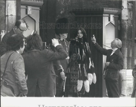 1976 Press Photo Film director Michael Winner & Christina Raines - Historic Images