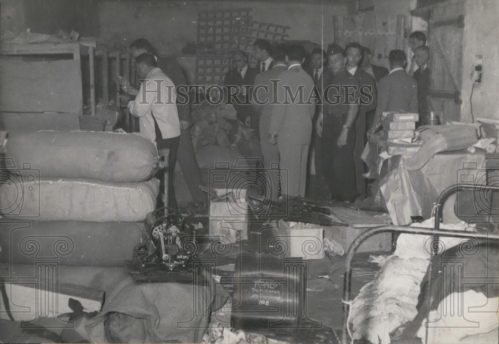 1956 Press Photo Casbah raided by French Troops and Police - Historic Images