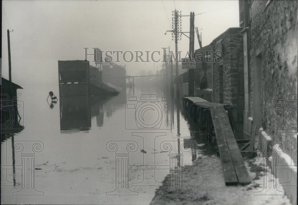 1959 Press Photo Rivers Seine &amp; Marne &amp; Flood Lower section of Villeneuve-St Geo - Historic Images