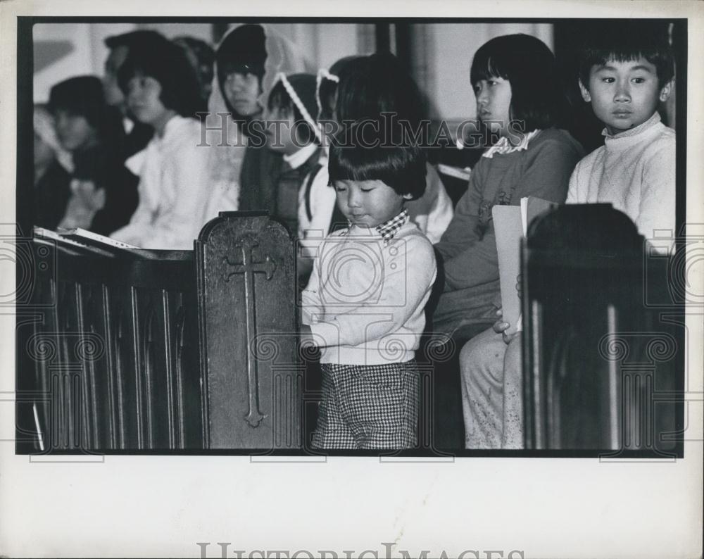 Press Photo Asian Catholic Mass For Christmas Holiday - Historic Images