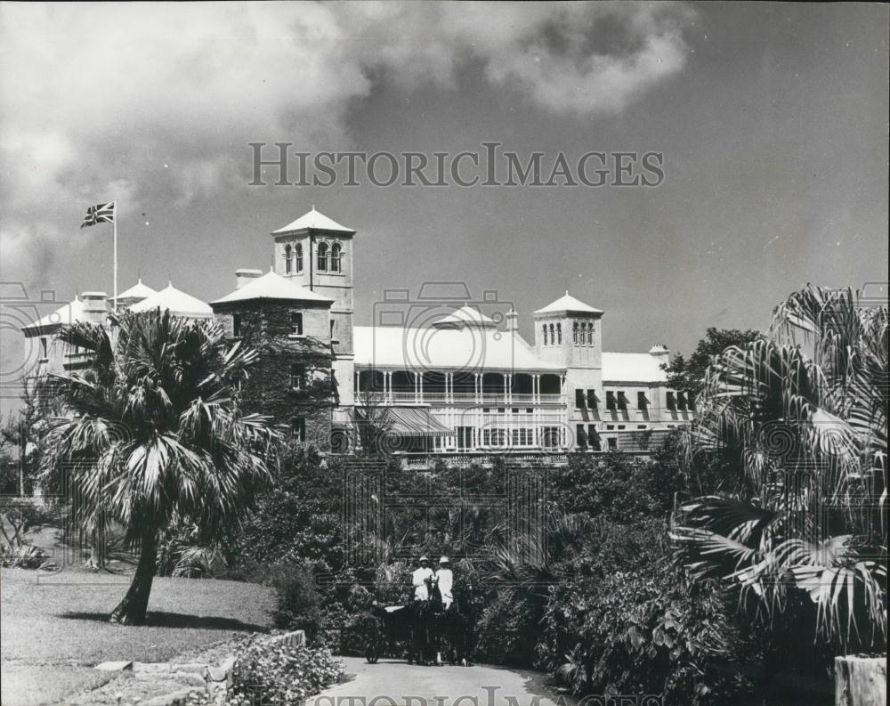 1973 Press Photo Government House, Bermuda, Sir Richard Sharples Shot - Historic Images