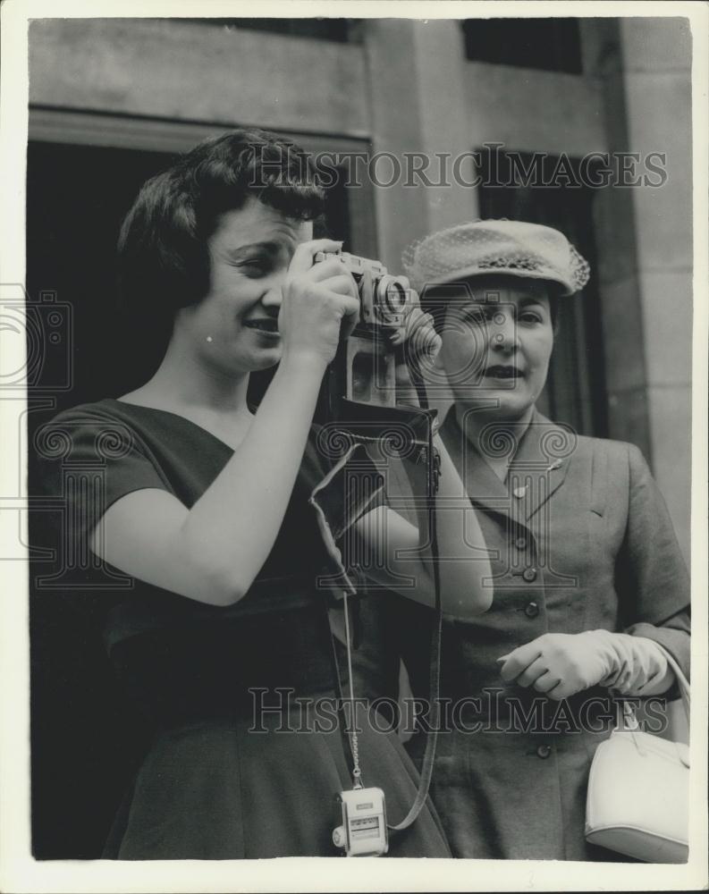 1957 Press Photo Colombian Ambassador daughter Sardi Queen - Historic Images