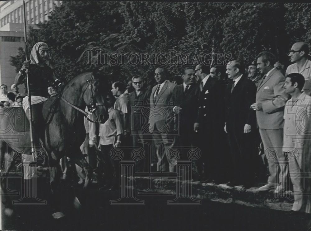 1972 Press Photo Wafa'a El Nil-Gov't Officials At Ceremony Watch Pharaoh Show - Historic Images
