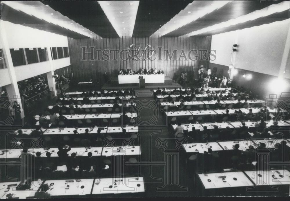 Press Photo Meeting of the &quot;Group of the seventy seven&quot; in Lima, Peru - Historic Images