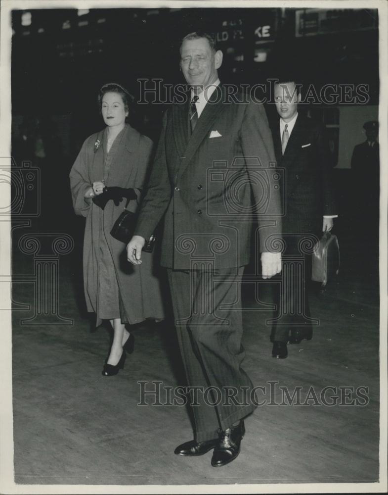 1955 Press Photo King Frederik Denmark Arrives London Prince Georg Princess Anne - Historic Images