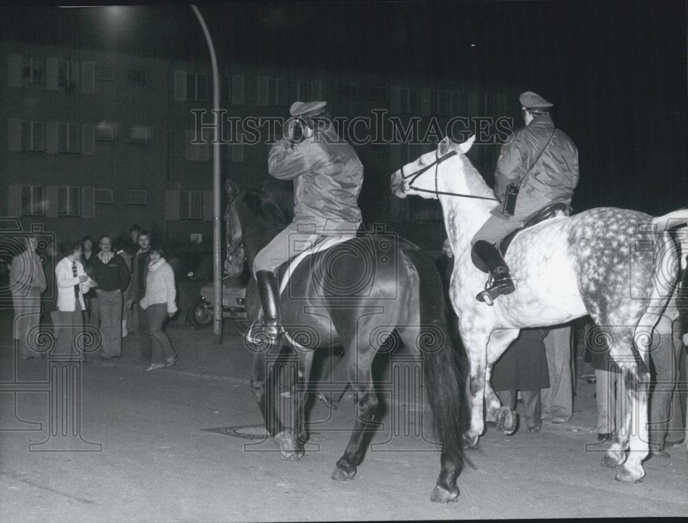 Press Photo Prison of Stuartgart demonstration - Historic Images