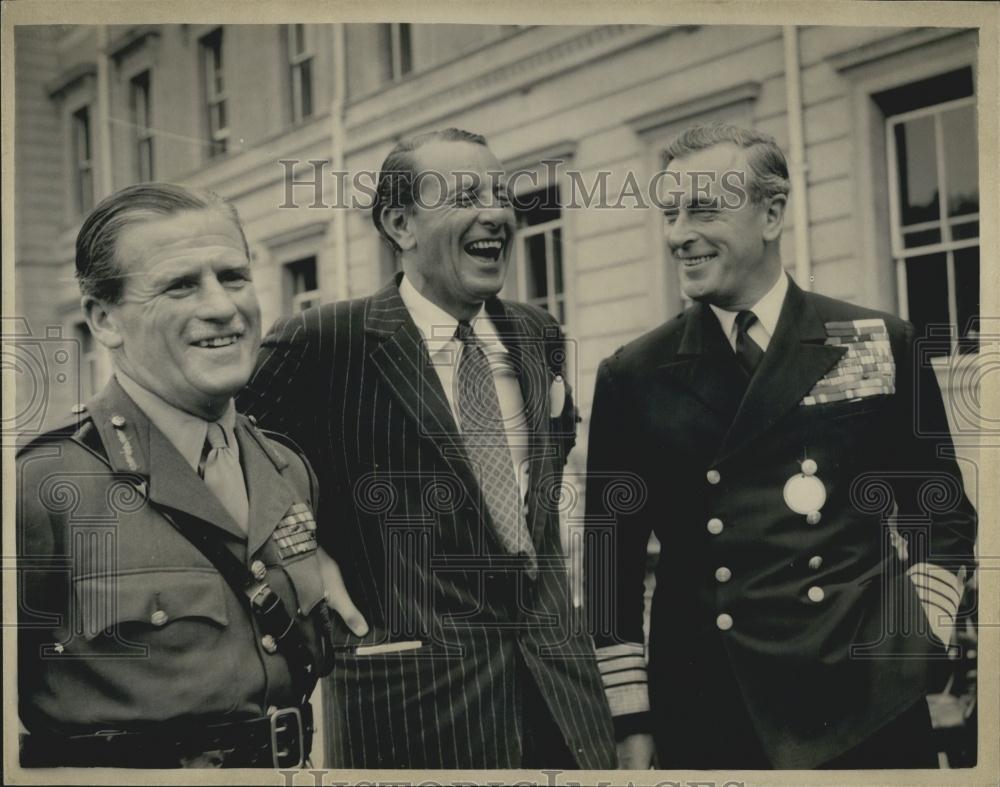 1955 Press Photo Sir John Harding,Rt. Hon. A.H. Head &amp; Admiral Earl Mountbaten - Historic Images