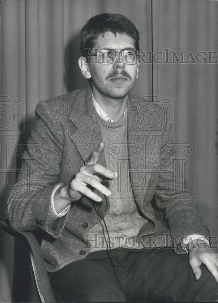 1976 Press Photo Teacher Mr Alan McHugh - Historic Images