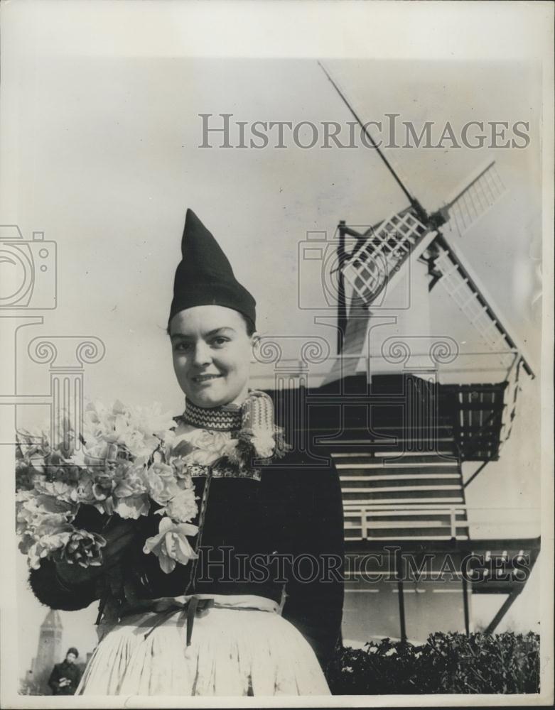 1953 Press Photo Portrait Of Tulip Time In Netherlands With Windmill In back - Historic Images