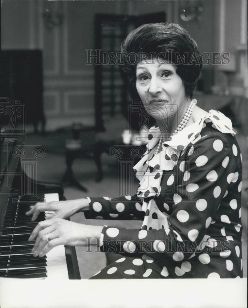 1969 Press Photo Mrs Betty Rose, Divorce Award - Historic Images