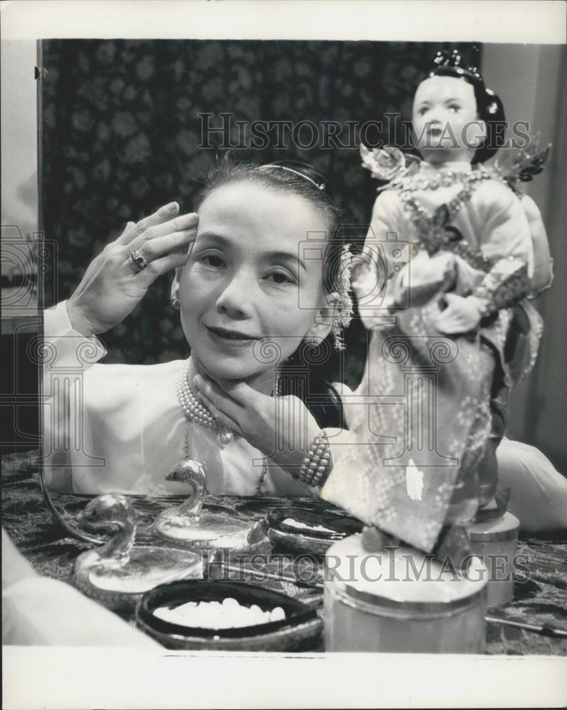 Press Photo Sandalwood Paste, Cosmetics, Burma, Mrs. Spencer - Historic Images